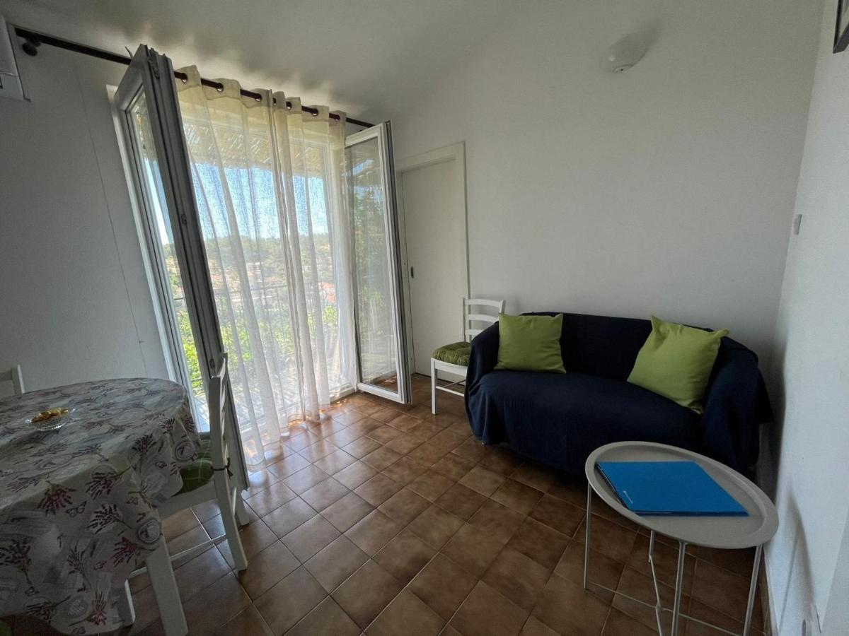 Apartment Zeljko Maslinica Zewnętrze zdjęcie