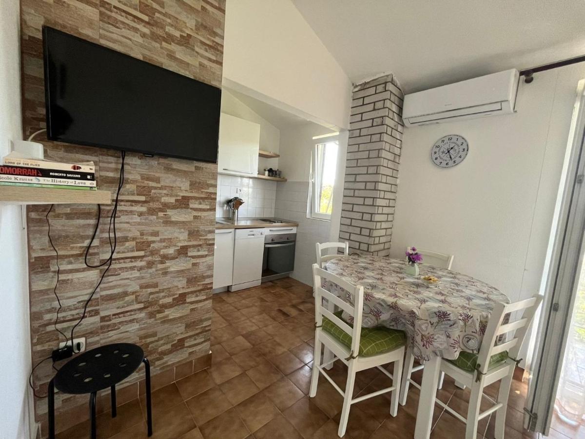 Apartment Zeljko Maslinica Zewnętrze zdjęcie