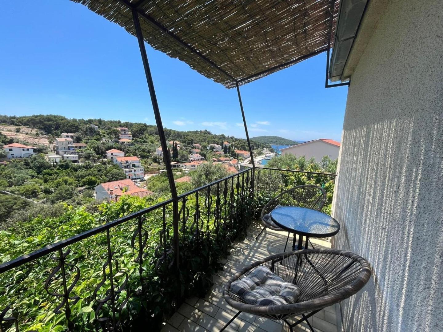 Apartment Zeljko Maslinica Zewnętrze zdjęcie
